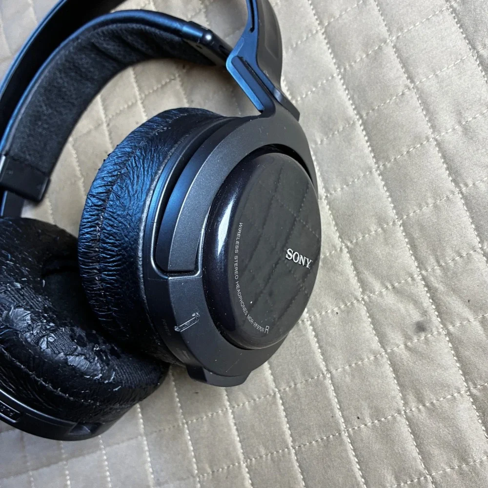 Sony MDR-RF970R Wireless Stereo Headphones TMR-RF970R Transmitter Base Black
